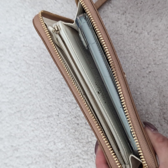 Kate Spade wallet - Picture 10 of 10